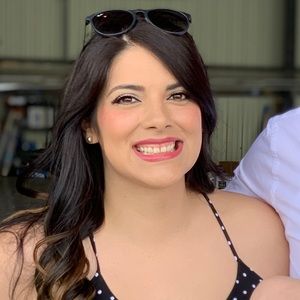 Meet your Posher, Roxanne